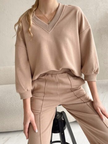 Laisvalaikio kostiumas v-neck nude spalvos moterims CAN GO