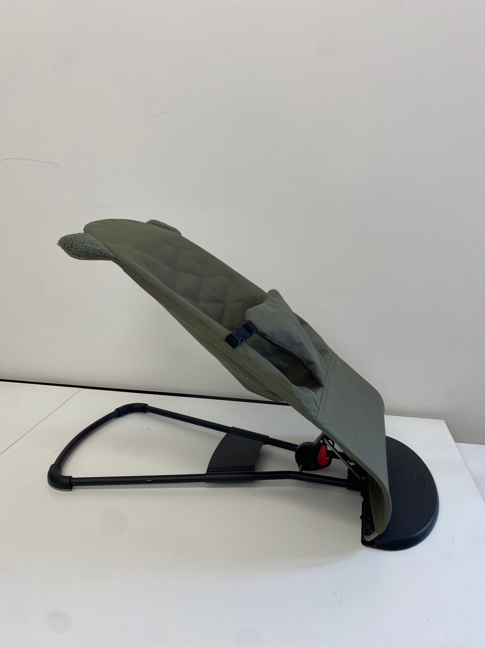 Užvalkalas Babybjorn gultukui (tamsiai žalias su auselėmis) - Image 2
